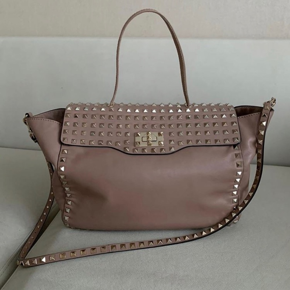 SOLD.❌VALENTINO Rockstud Vitello Flap Satchel